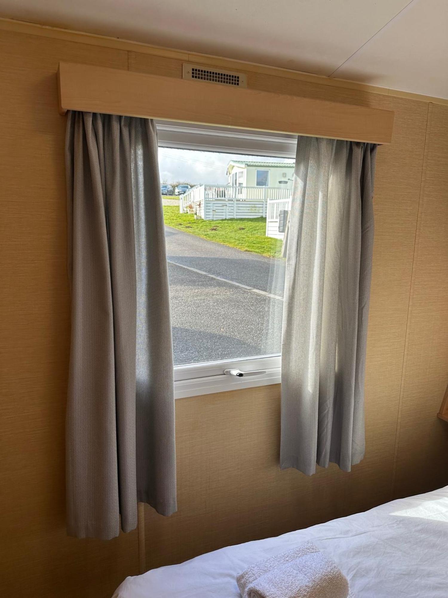 Newquay Bay Porth Caravan - 3 Bed Exterior photo